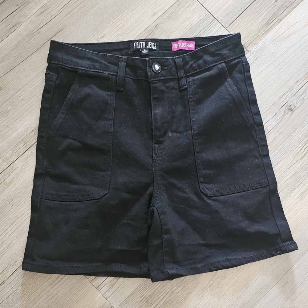 Faith high rise black shorts.